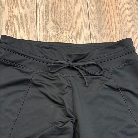 Nike women's Black wide leg - Picture 2 of 10